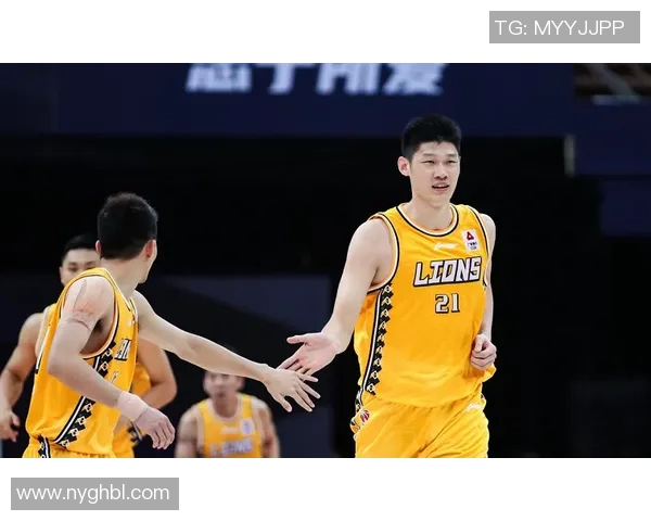 深圳男篮迎来强援超级外援加盟上赛季场均28分7篮板7助攻表现惊艳