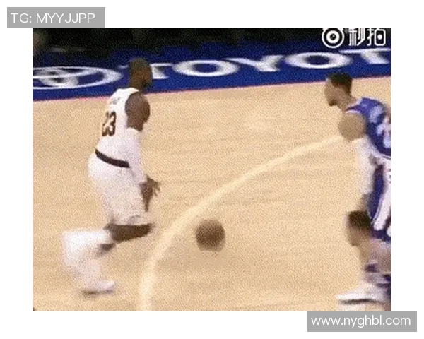 里夫斯击地妙传 詹姆斯上篮打板进筐