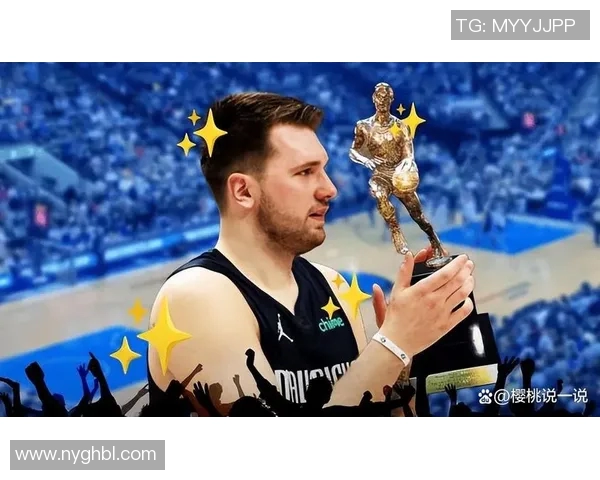 塔图姆单打东契奇 突入内线上篮打进 塔图姆单打东契奇 突入内线上篮打进