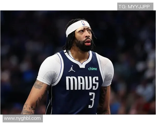 首节即折损大将!浓眉左腿酸痛返回更衣室 本场比赛不会回归 首节即折损大将!浓眉左腿酸痛返回更衣室 本场比赛不会回归