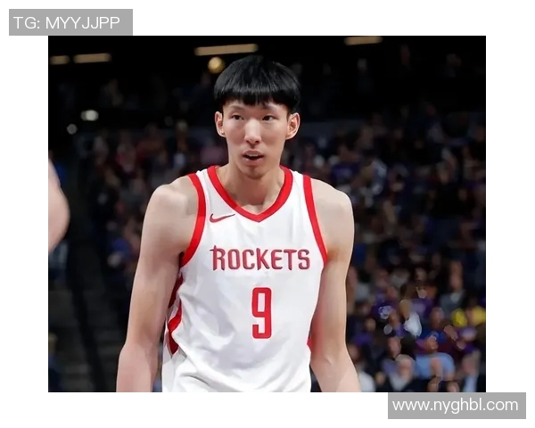 赵睿、周琦场下休息也要讨论战术