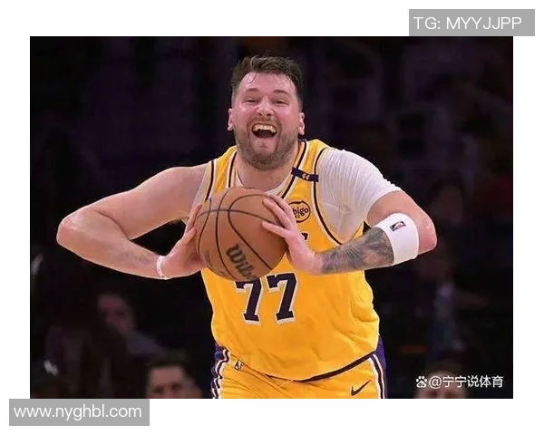 湖人更衣室爆发内讧！里弗斯回应詹姆斯团队，东契奇也生气了